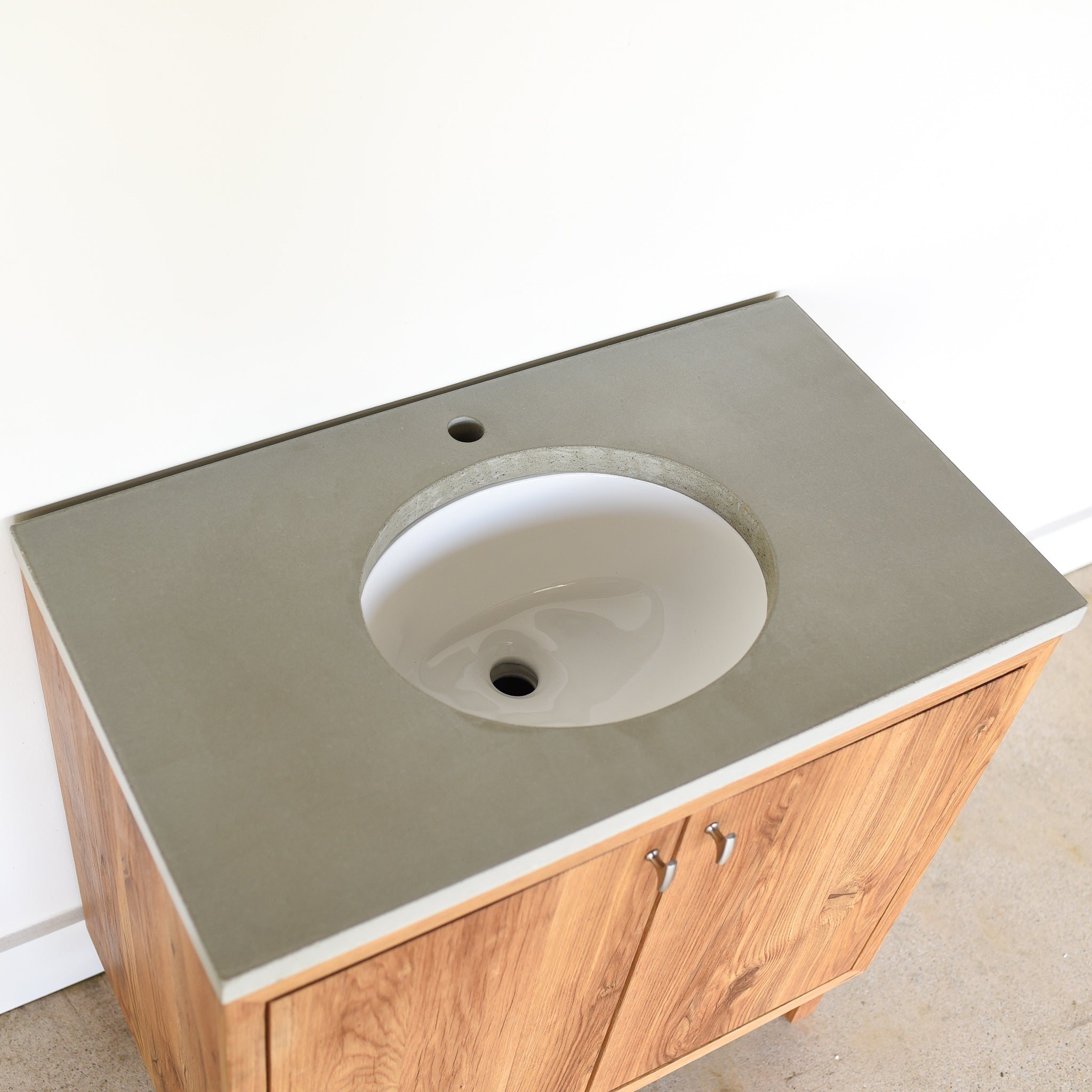 Concrete Vanity Top / Single Oval Undermount Sink - Specifications: