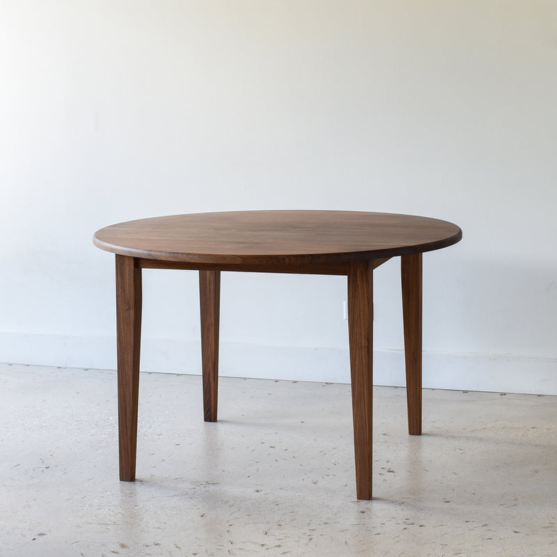 Round Tapered Leg Dining Table – What WE Make