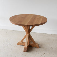 Round Pedestal Dining Table 